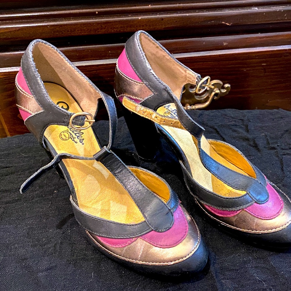 Seychelles heels size 7.5 navy, purple and muted gold. Used but great condition.